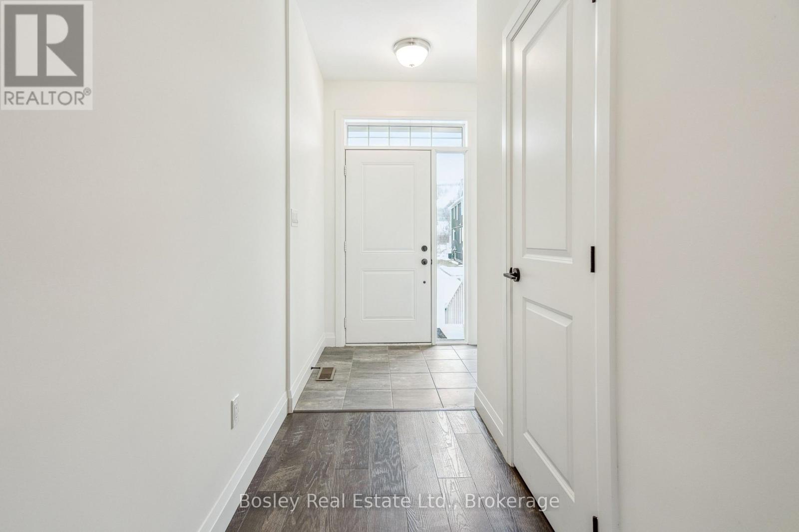 213 Yellow Birch Crescent, Blue Mountains, Ontario  L9Y 0R4 - Photo 6 - X12456533