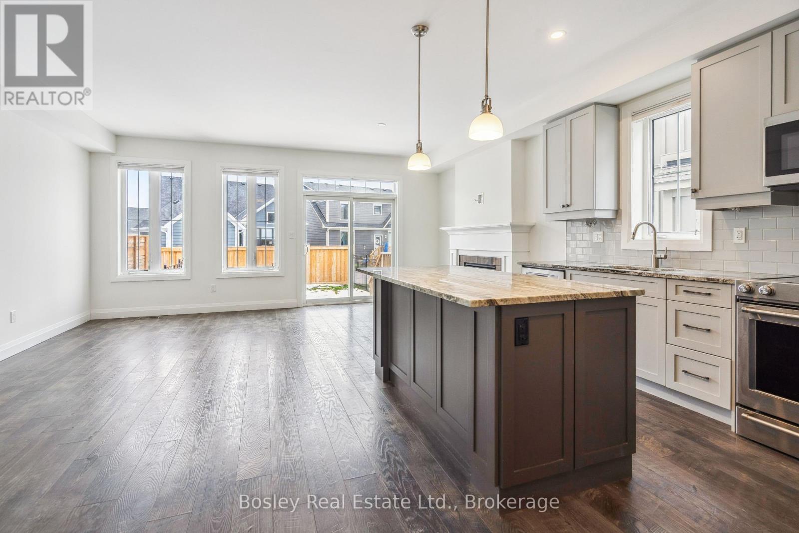 213 Yellow Birch Crescent, Blue Mountains, Ontario  L9Y 0R4 - Photo 8 - X12456533