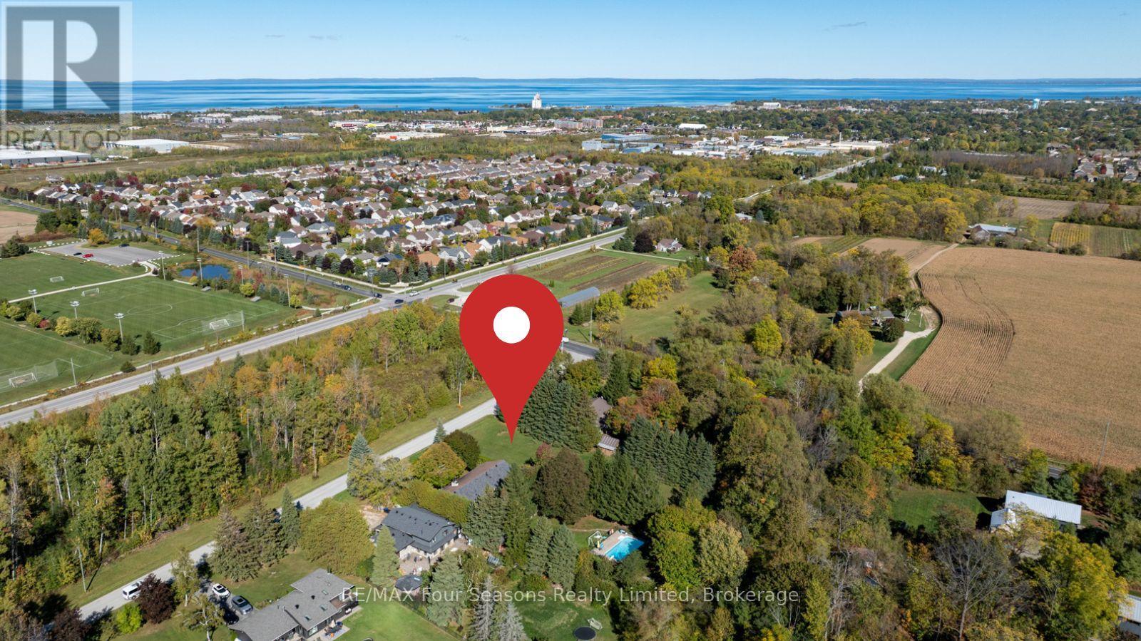 5 Caddo Drive, Clearview, Ontario  L9Y 3Y9 - Photo 1 - S12457538
