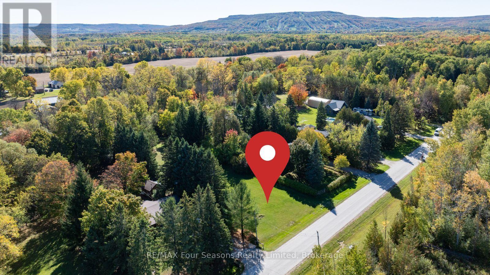 5 Caddo Drive, Clearview, Ontario  L9Y 3Y9 - Photo 2 - S12457538